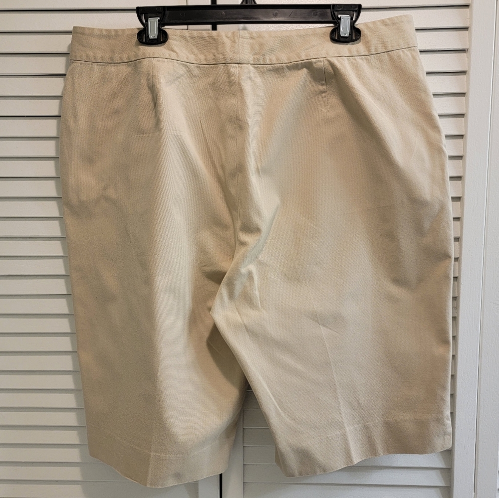 LAUREN RALPH LAUREN LADIES KHAKI SHORTS - Picture 2 of 4